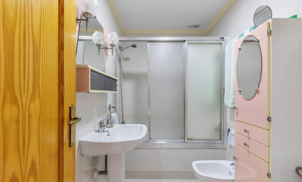 Resale - Apartment / flat - Torrevieja - Playa del Cura