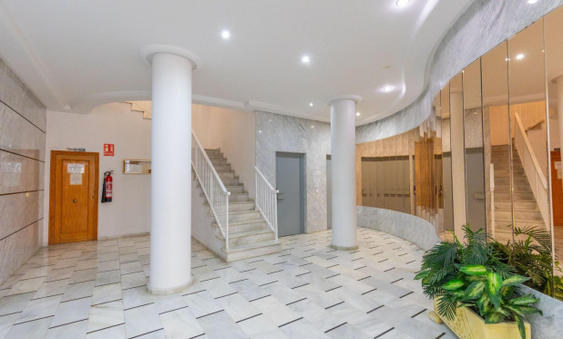 Resale - Apartment / flat - Torrevieja - Playa del Cura