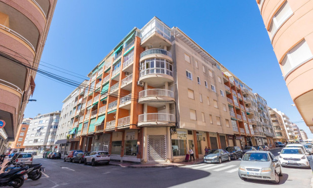 Resale - Apartment / flat - Torrevieja - Playa del Cura