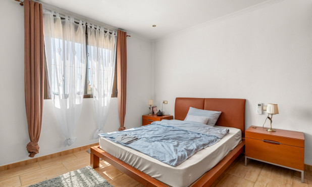 Odsprzedaż - Finca / Nieruchomość wiejska - Crevillente