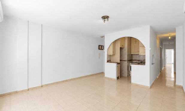 Resale - Apartment / flat - Torrevieja - Puerto Deportivo