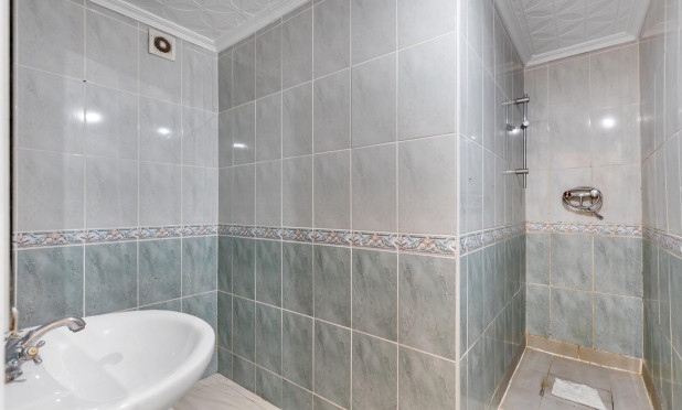 Resale - Apartment / flat - Torrevieja - Puerto Deportivo