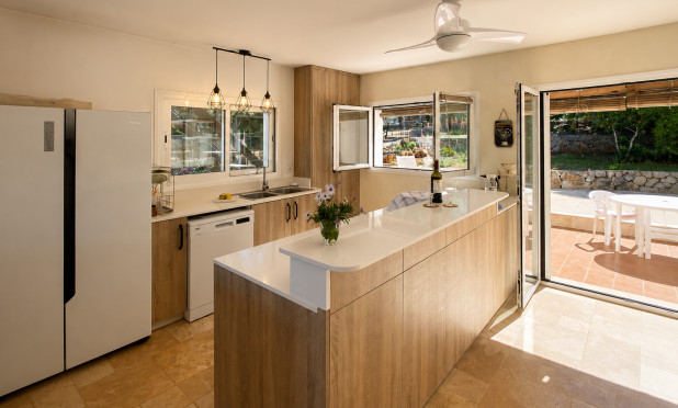 Resale - Villa - Denia - Montgó