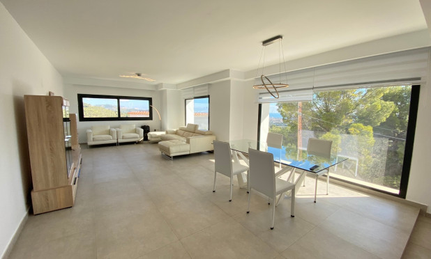 Resale - Villa - Calpe