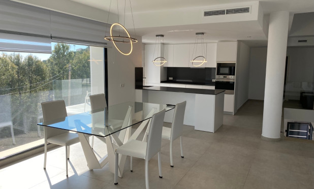 Resale - Villa - Calpe