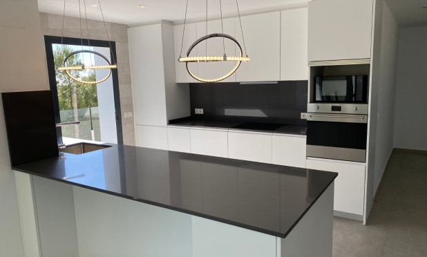 Resale - Villa - Calpe