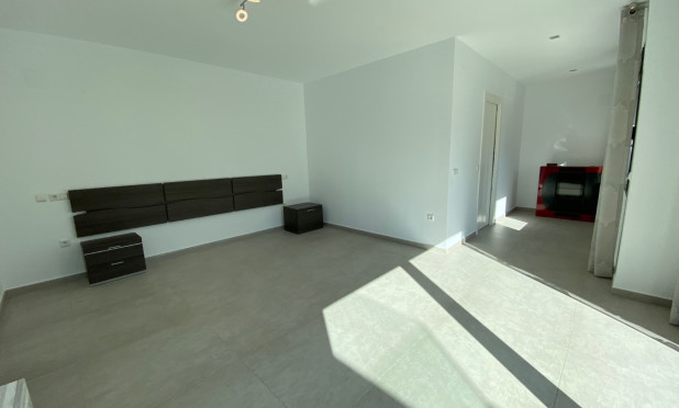 Resale - Villa - Calpe