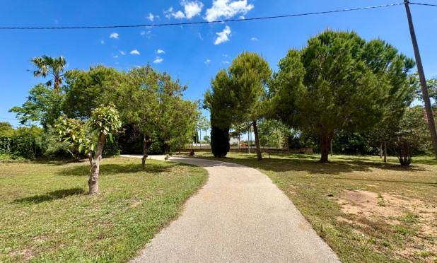Resale - Villa - Pedreguer