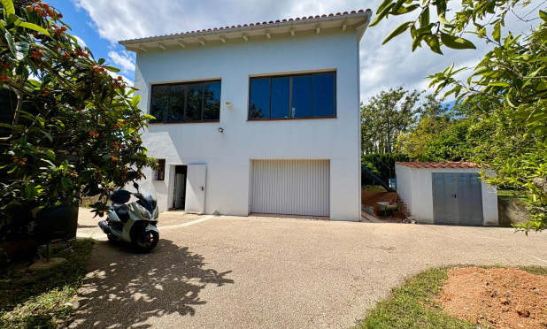 Resale - Villa - Pedreguer