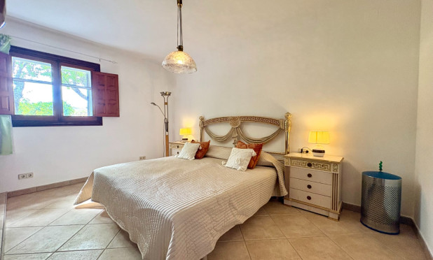 Resale - Villa - Pedreguer