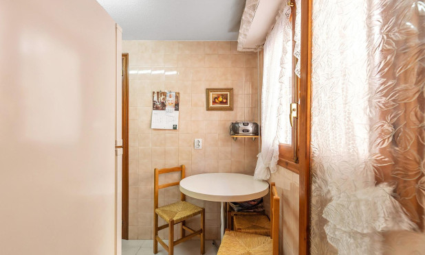 Resale - Apartment / flat - Torrevieja - Estacion de autobuses
