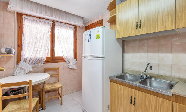 Resale - Apartment / flat - Torrevieja - Estacion de autobuses