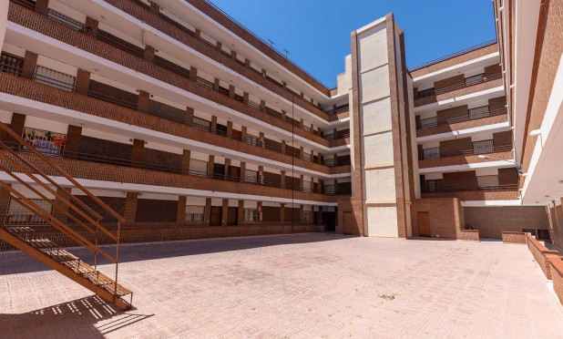 Resale - Apartment / flat - Torrevieja - Estacion de autobuses