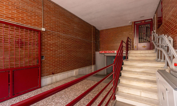 Resale - Apartment / flat - Torrevieja - Estacion de autobuses