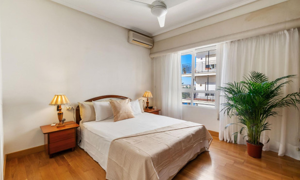 Reventa - Apartamento / piso - Torrevieja - Centro - Muelle Pesquero