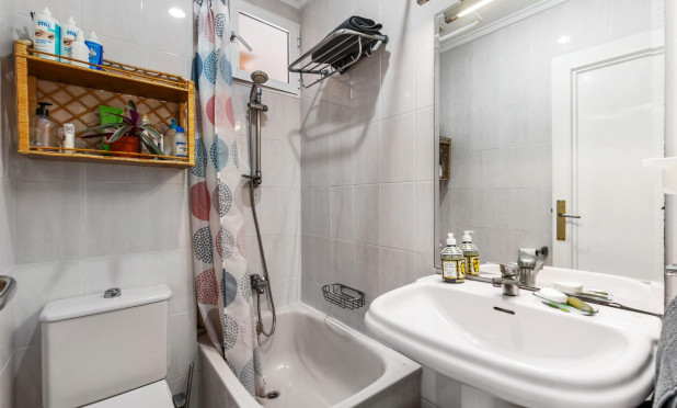 Reventa - Apartamento / piso - Torrevieja - Centro - Muelle Pesquero