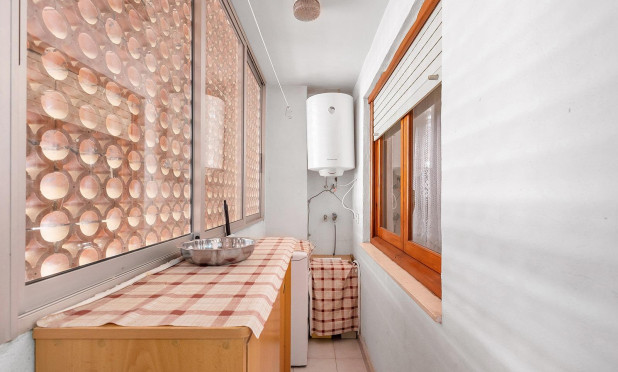 Resale - Apartment / flat - Torrevieja - Estacion de autobuses