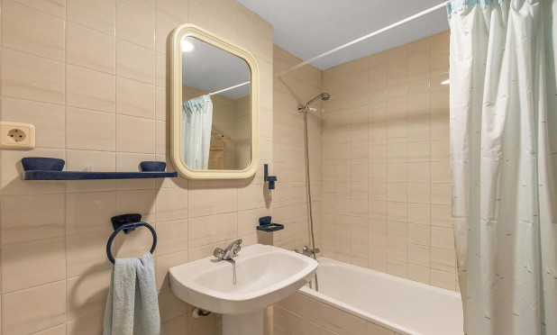 Resale - Apartment / flat - Torrevieja - Estacion de autobuses