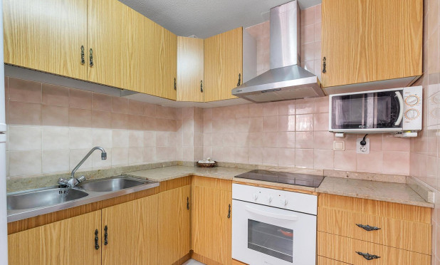 Resale - Apartment / flat - Torrevieja - Estacion de autobuses