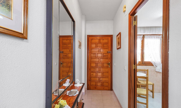 Resale - Apartment / flat - Torrevieja - Estacion de autobuses