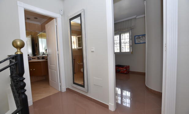 Wiederverkauf - Villa - Orihuela Costa - Los Dolses