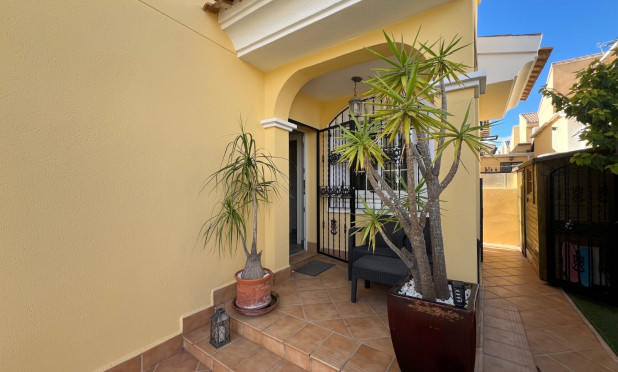 Wiederverkauf - Villa - Orihuela Costa - Los Dolses