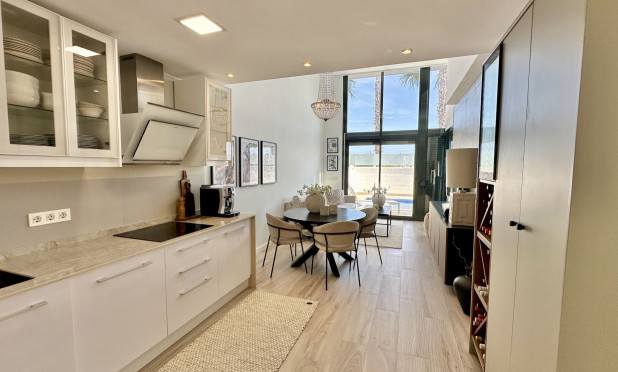 Odsprzedaż - Villa - Orihuela Costa - Lomas de Cabo Roig