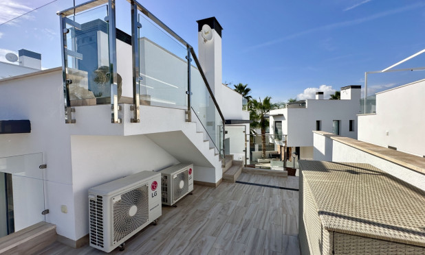 Odsprzedaż - Villa - Orihuela Costa - Lomas de Cabo Roig