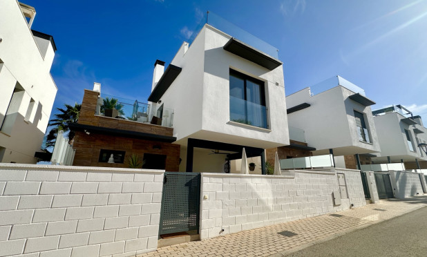 Odsprzedaż - Villa - Orihuela Costa - Lomas de Cabo Roig