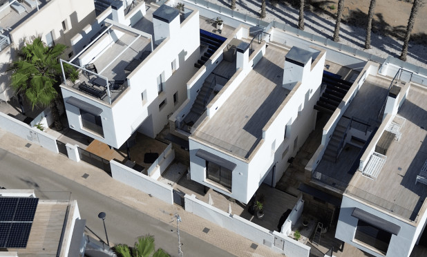 Odsprzedaż - Villa - Orihuela Costa - Lomas de Cabo Roig