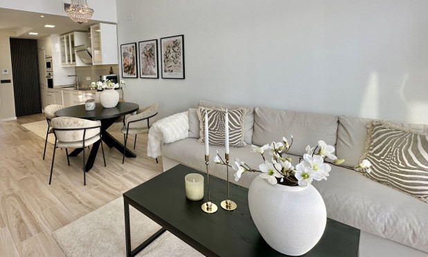 Odsprzedaż - Villa - Orihuela Costa - Lomas de Cabo Roig