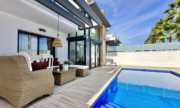 Odsprzedaż - Villa - Orihuela Costa - Lomas de Cabo Roig
