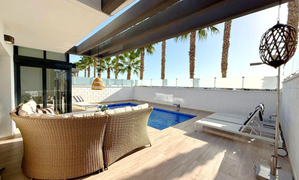 Odsprzedaż - Villa - Orihuela Costa - Lomas de Cabo Roig