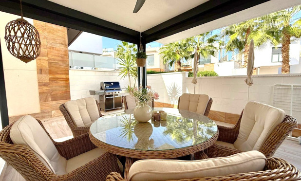 Odsprzedaż - Villa - Orihuela Costa - Lomas de Cabo Roig