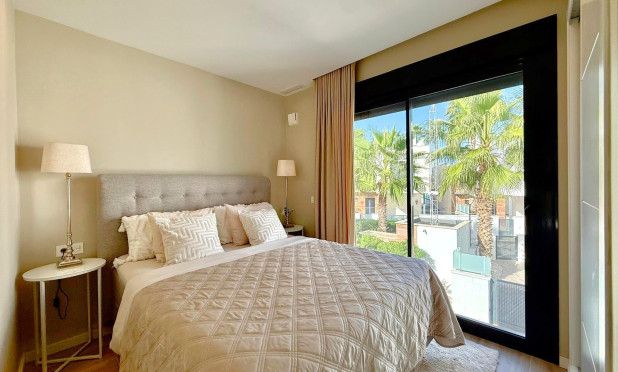 Odsprzedaż - Villa - Orihuela Costa - Lomas de Cabo Roig
