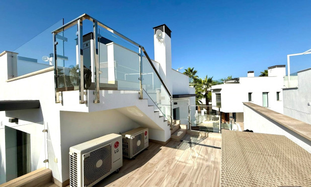 Odsprzedaż - Villa - Orihuela Costa - Lomas de Cabo Roig