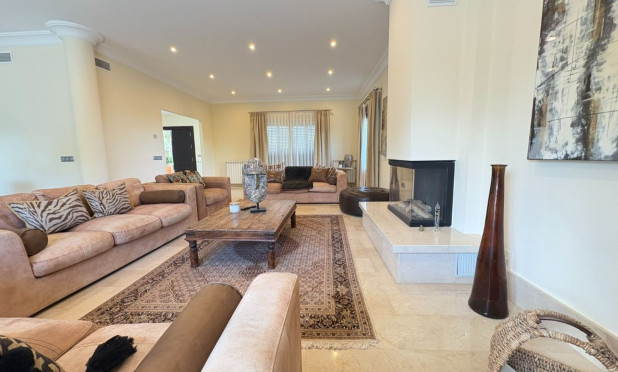 Resale - Villa - Alcayna
