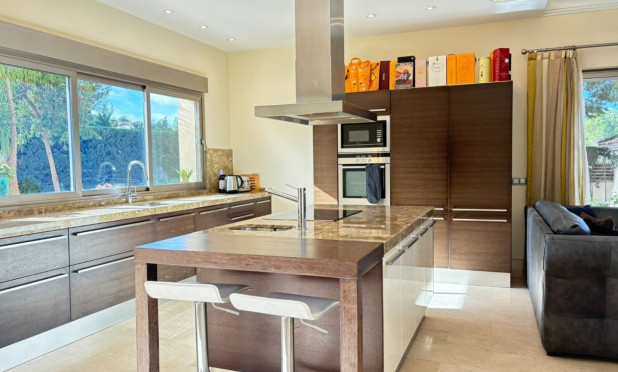 Resale - Villa - Alcayna