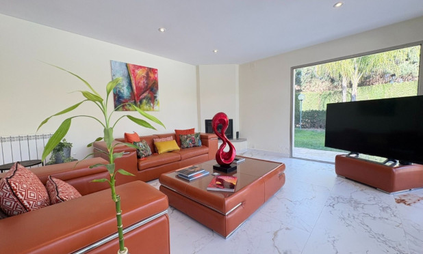 Resale - Villa - Alcayna