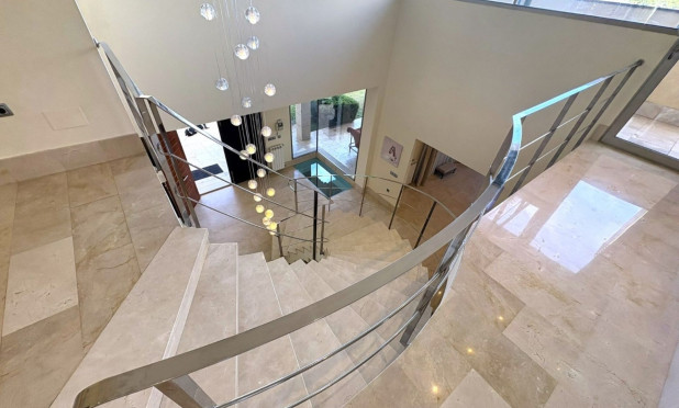 Resale - Villa - Alcayna