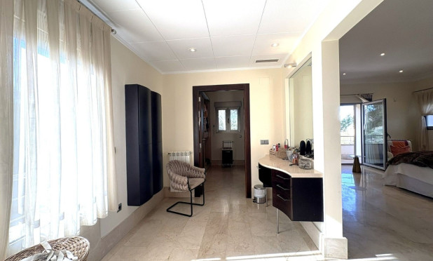 Resale - Villa - Alcayna