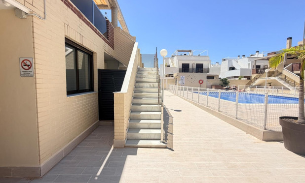 Odsprzedaż - Mieszkanie w bloku - Orihuela Costa - Lomas de Cabo Roig