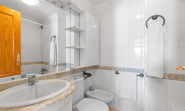 Resale - Apartment / flat - Torrevieja - Playa del Cura