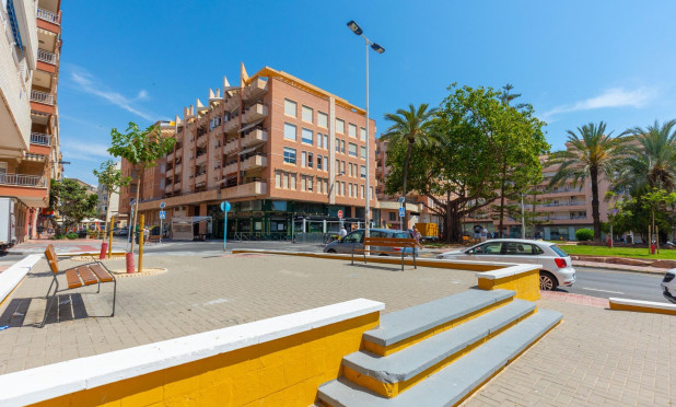 Resale - Apartment / flat - Torrevieja - Playa del Cura