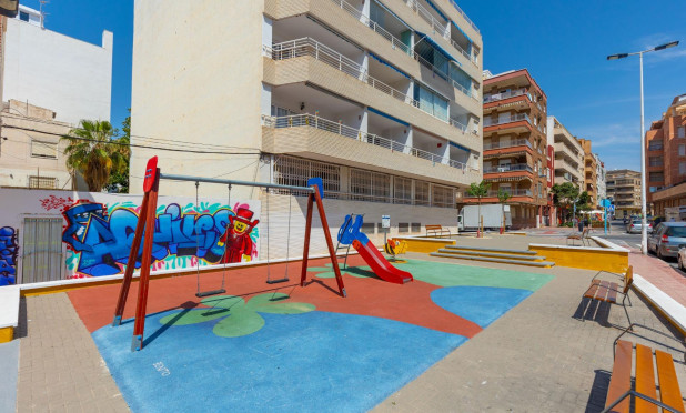 Resale - Apartment / flat - Torrevieja - Playa del Cura