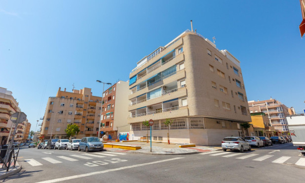 Resale - Apartment / flat - Torrevieja - Playa del Cura