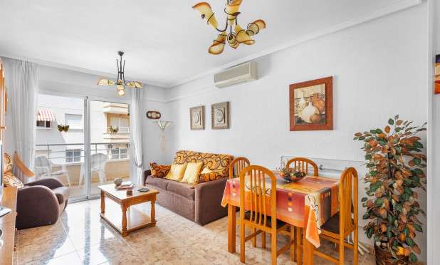Resale - Apartment / flat - Torrevieja - Estacion de autobuses