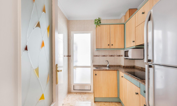 Resale - Apartment / flat - Torrevieja - Estacion de autobuses