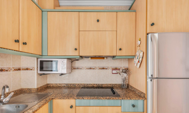 Resale - Apartment / flat - Torrevieja - Estacion de autobuses