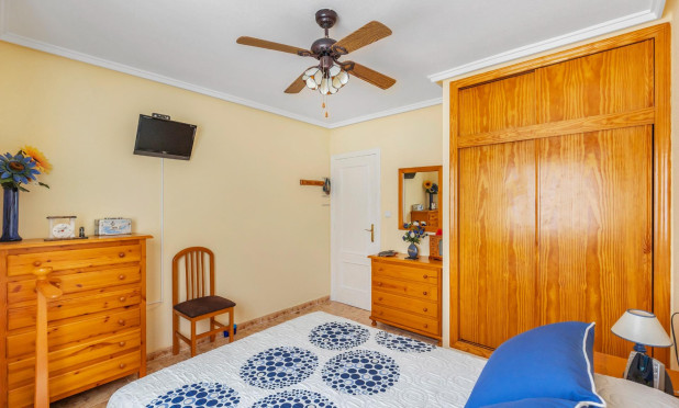 Resale - Apartment / flat - Torrevieja - Estacion de autobuses